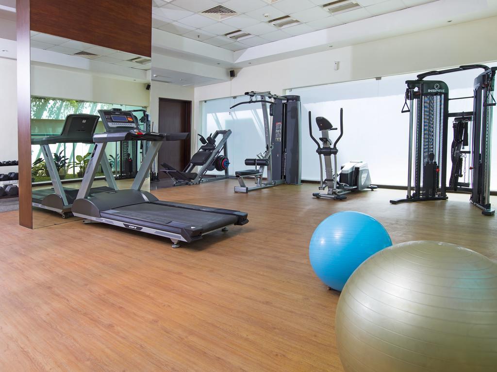 The Sunway Manor Hotel Пондичери Екстериор снимка