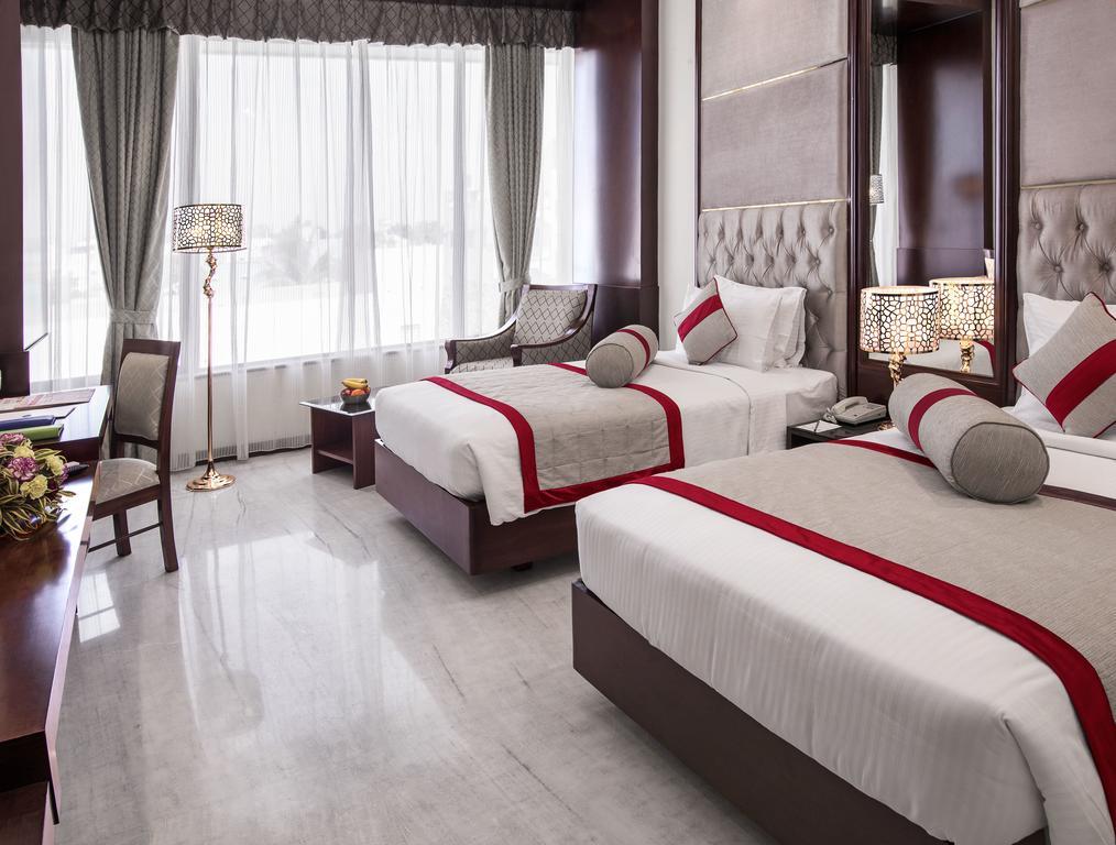The Sunway Manor Hotel Пондичери Екстериор снимка