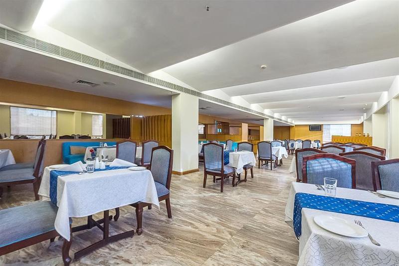 The Sunway Manor Hotel Пондичери Екстериор снимка