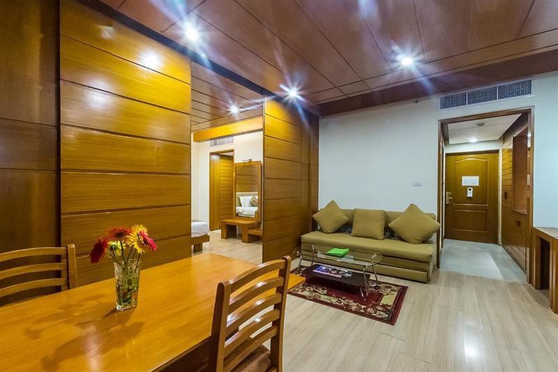 The Sunway Manor Hotel Пондичери Екстериор снимка